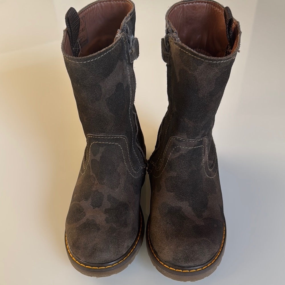 Black Ankle-Height Boots with Durable Soles